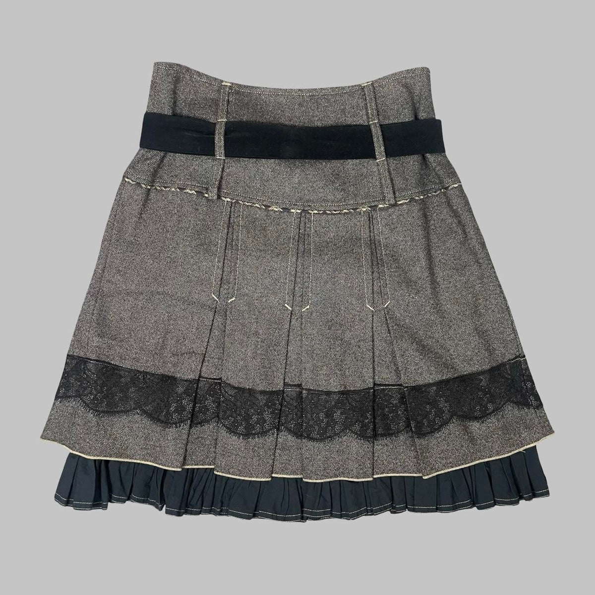 Vintage Italian wool pleated mini skirt. Photo 6