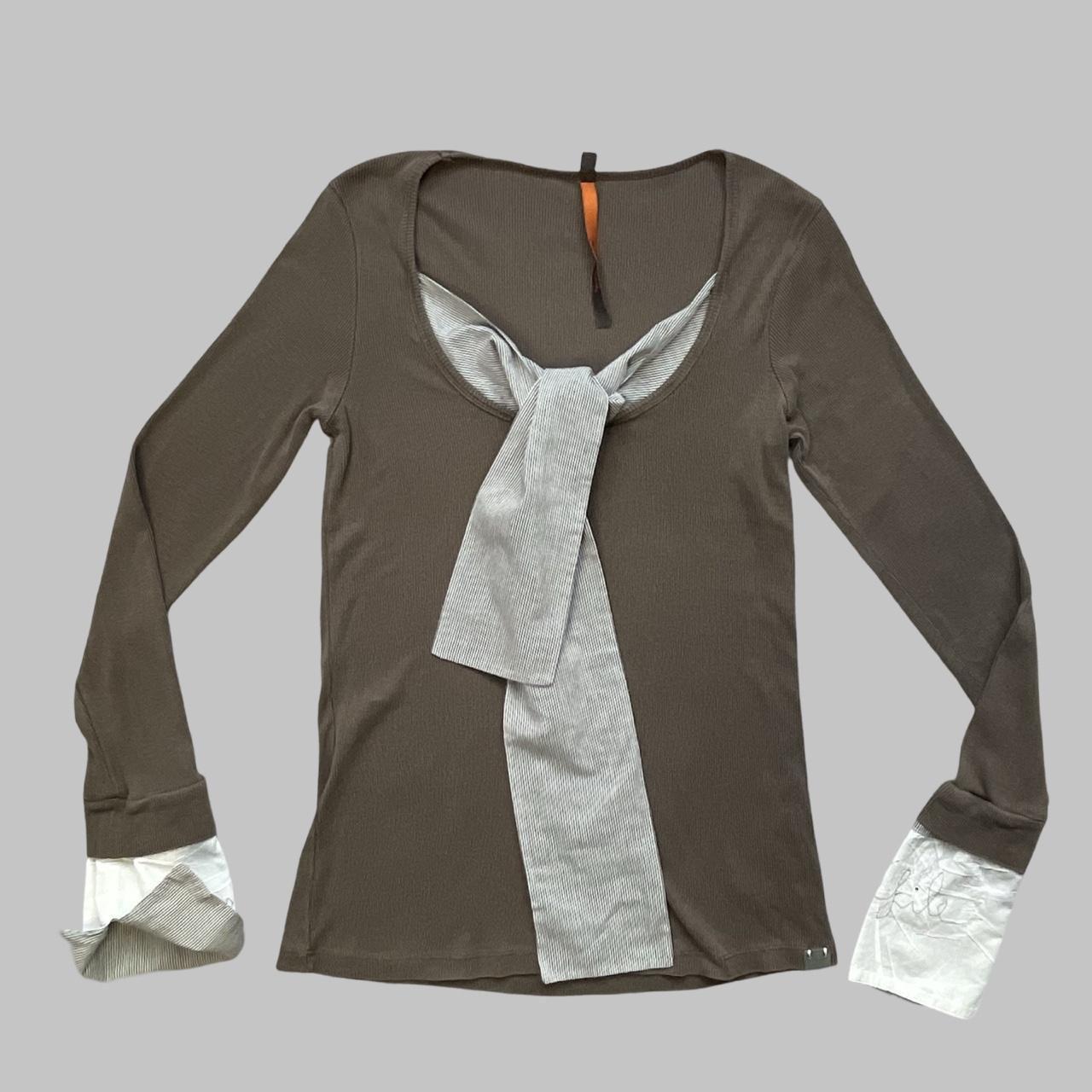 Cop copine taupe cotton shirt with integrated scarf.