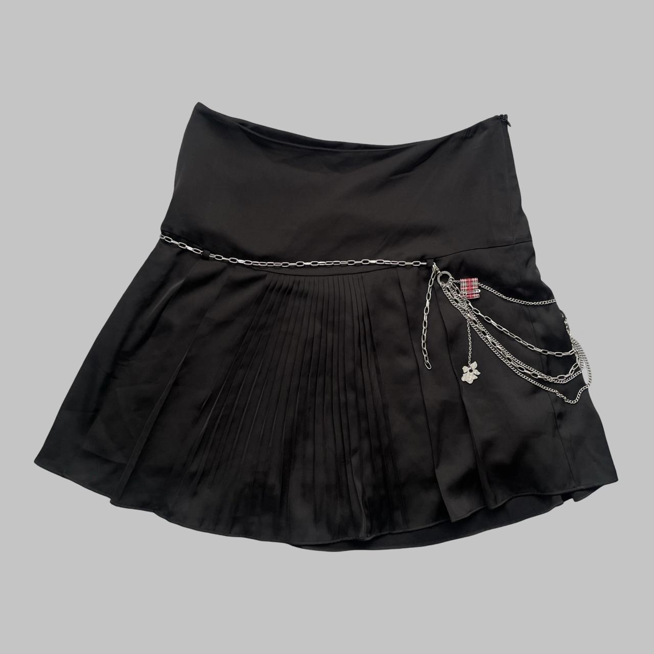 Cop copine black pleated mini skirt with silver chain belt.