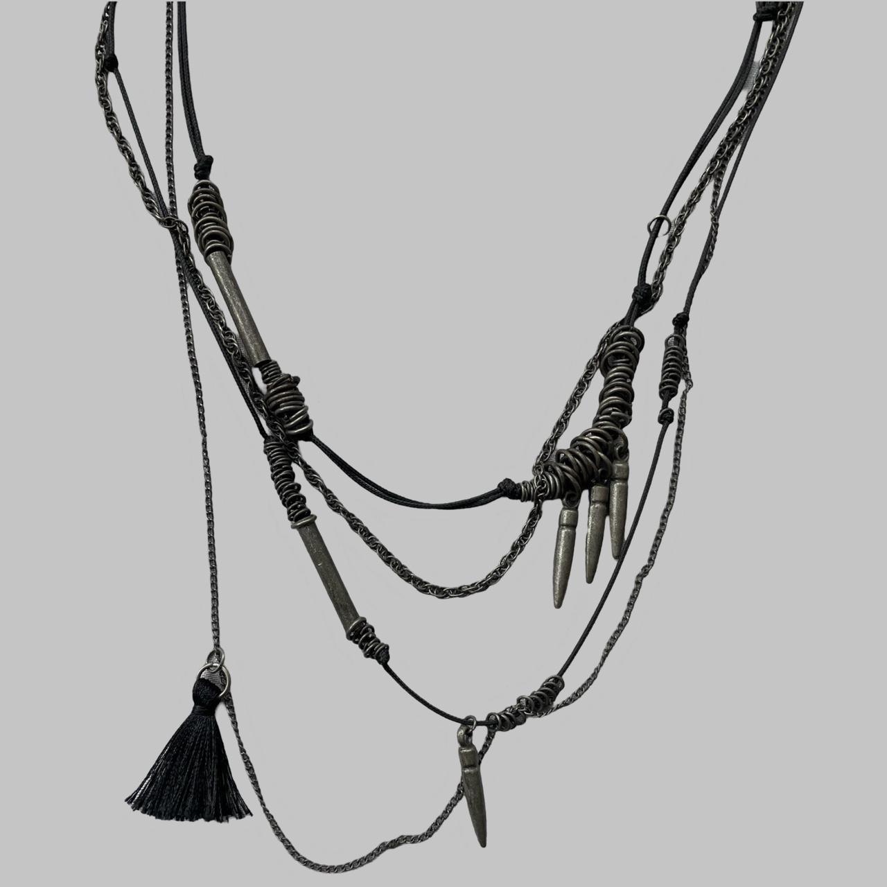 Sautoir multi-layer boho necklace.