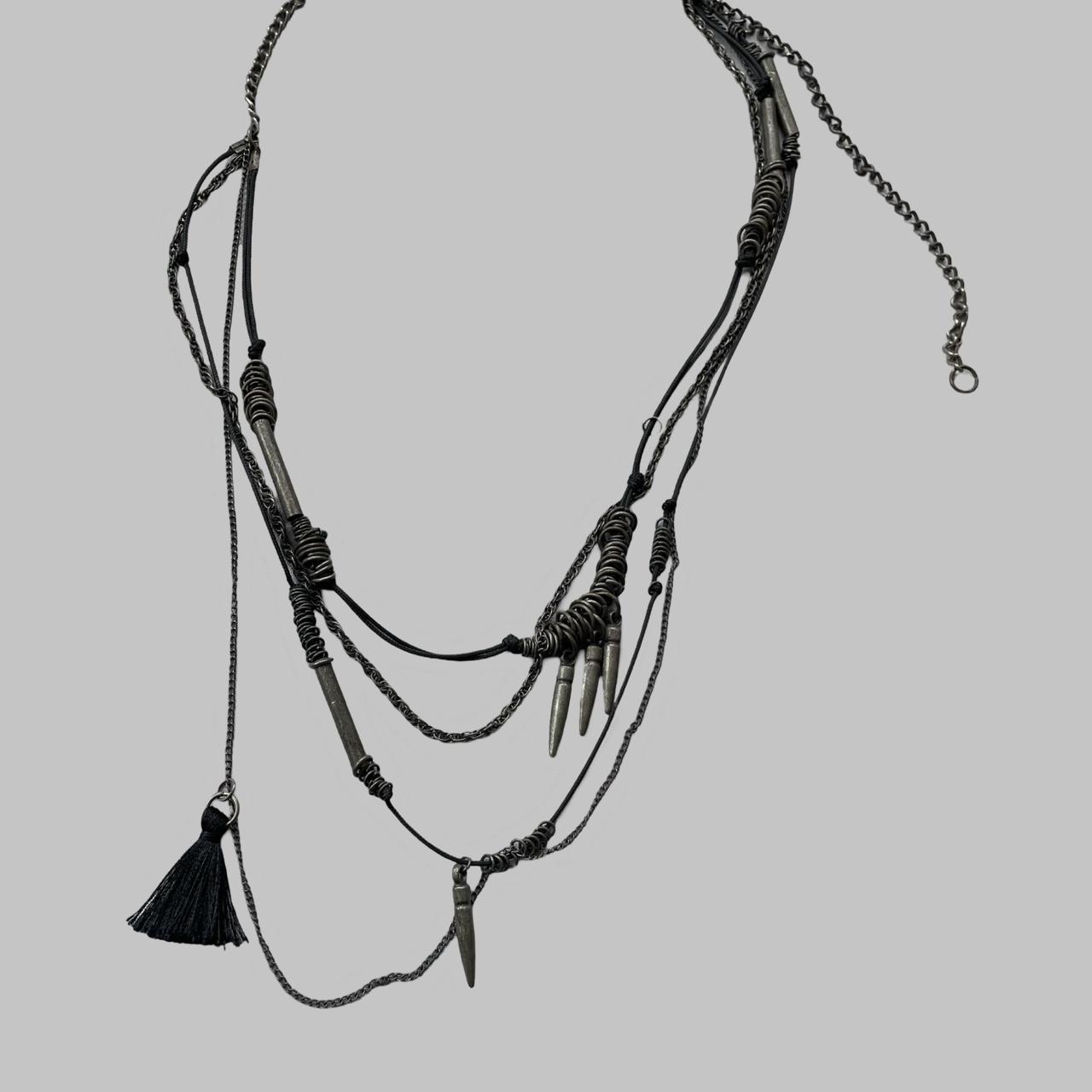 Sautoir multi-layer boho necklace.