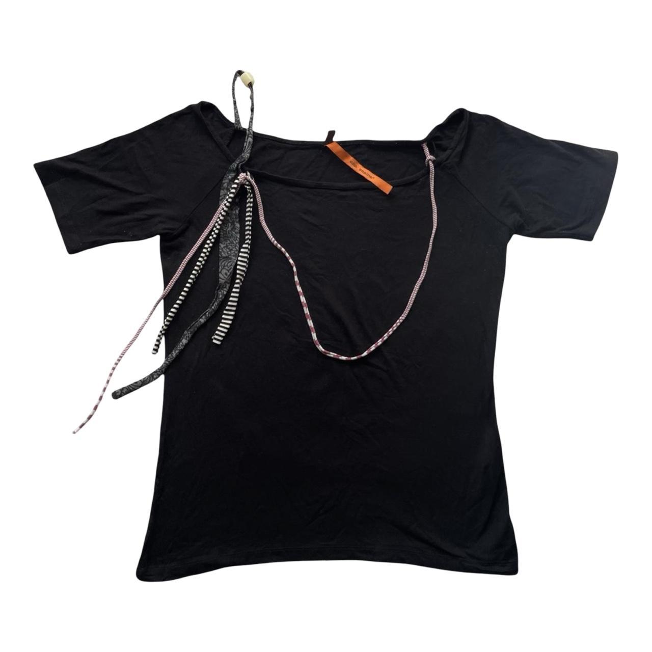 Cop copine subversive black top.