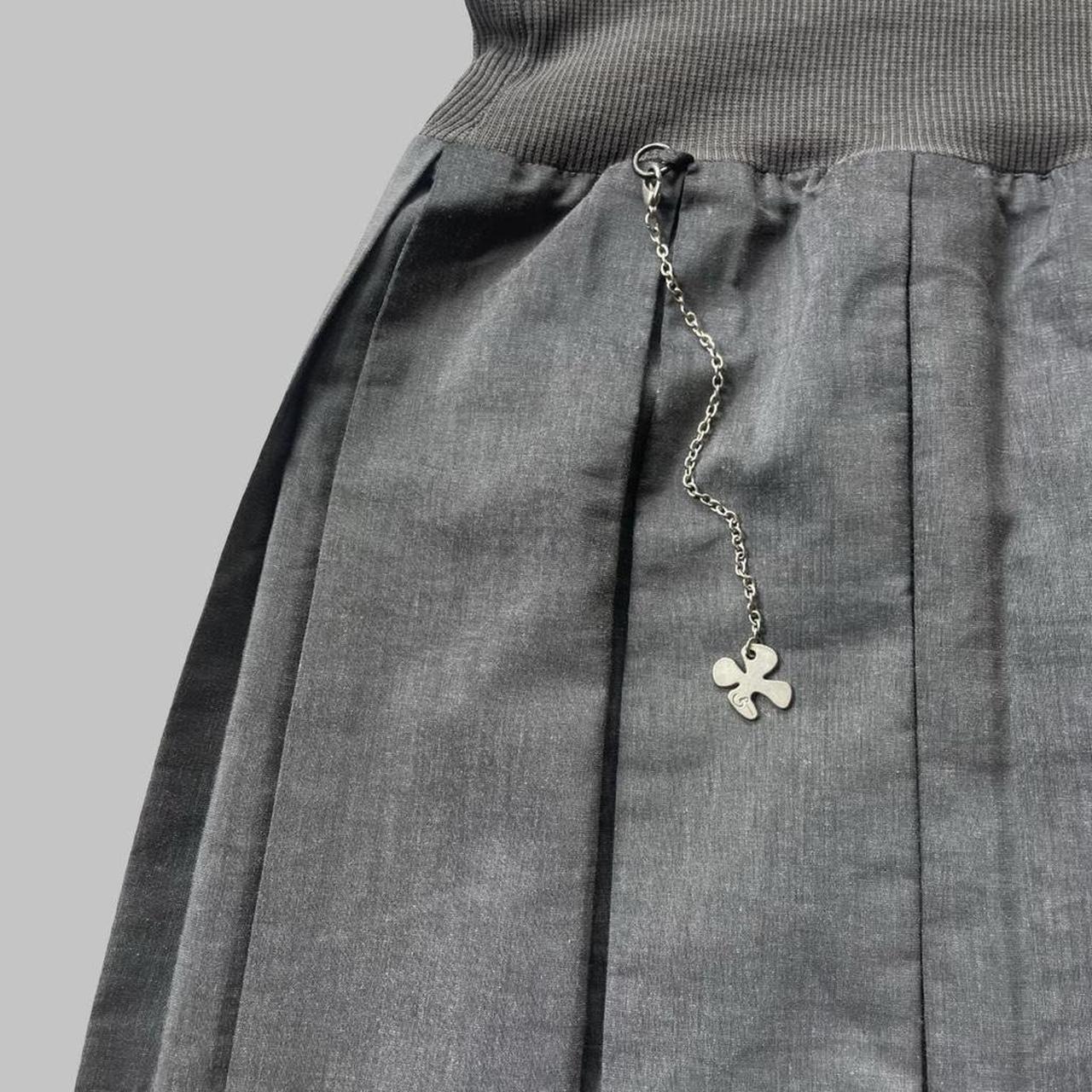Cop Copine Grey bubble skirt with small silver chain.