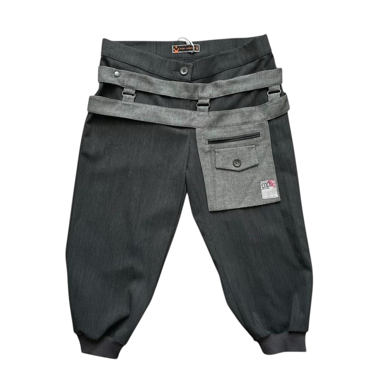 Cop copine two-piece trouser and belt.
