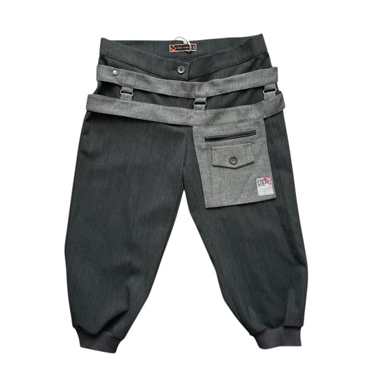 Cop copine two-piece trouser and belt.