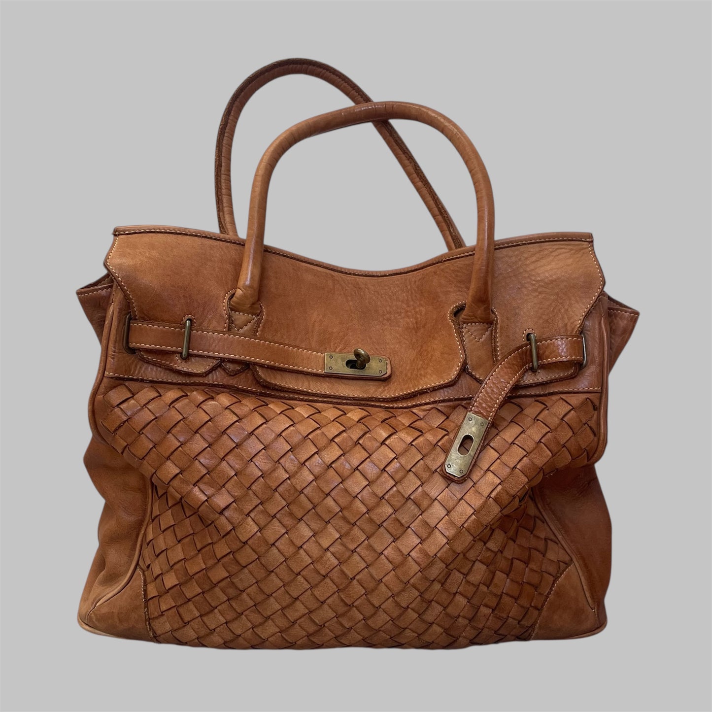 Brown cognac (large) leather firkin bag.