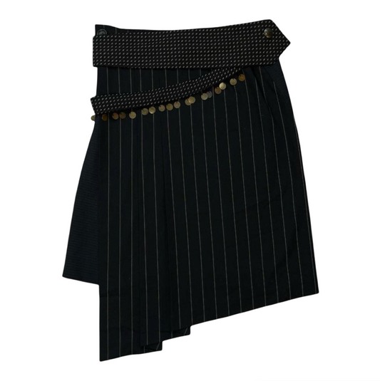 Cop copine skirt with removable tie-shaped belt.