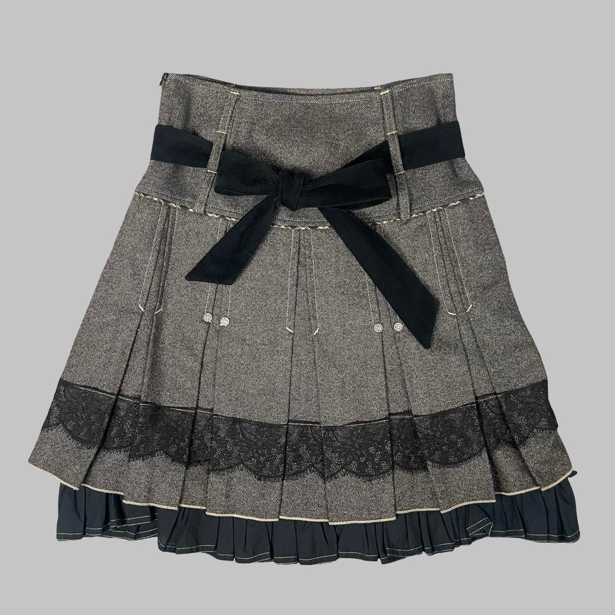 Vintage Italian wool pleated mini skirt. Photo 2