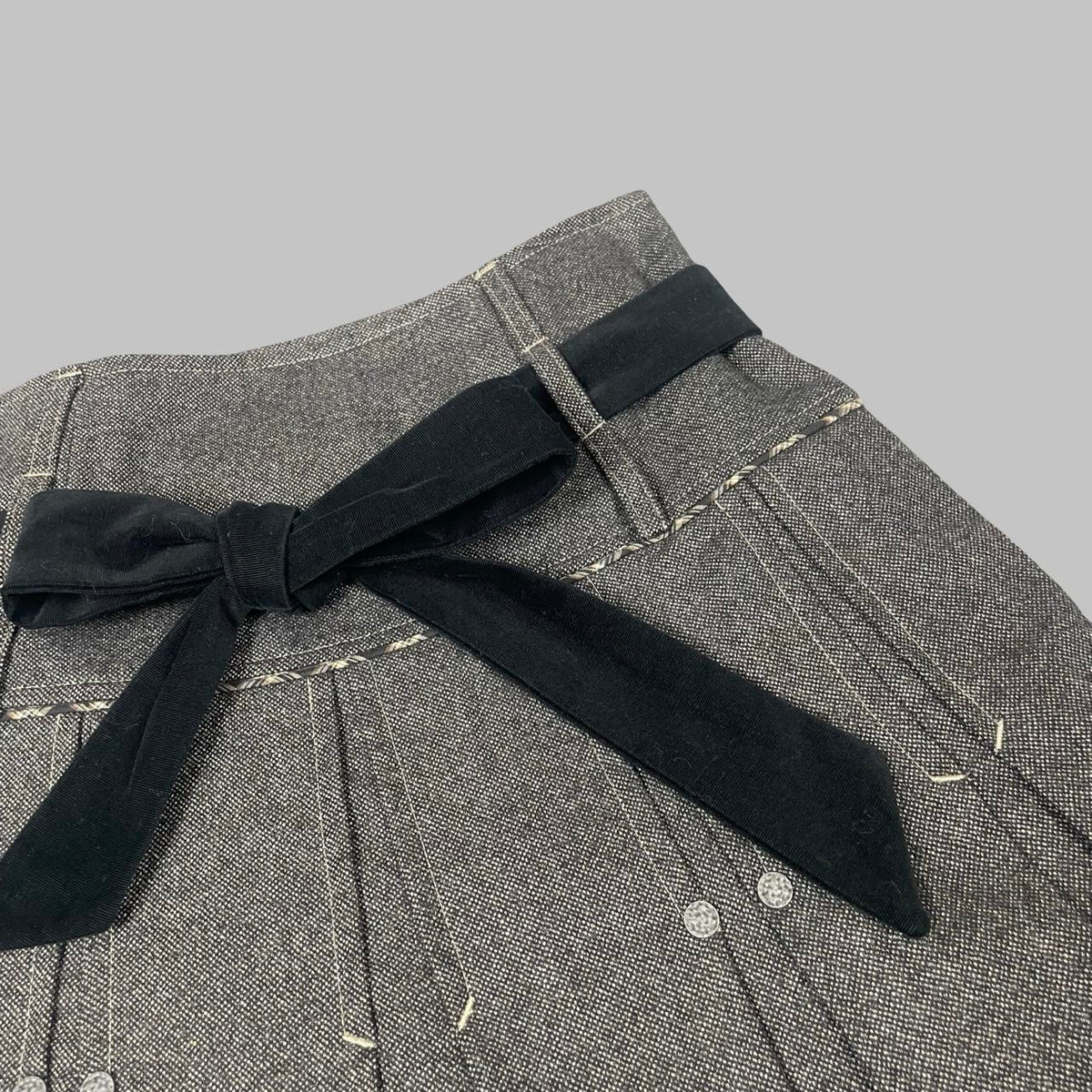 Vintage Italian wool pleated mini skirt. Photo 3