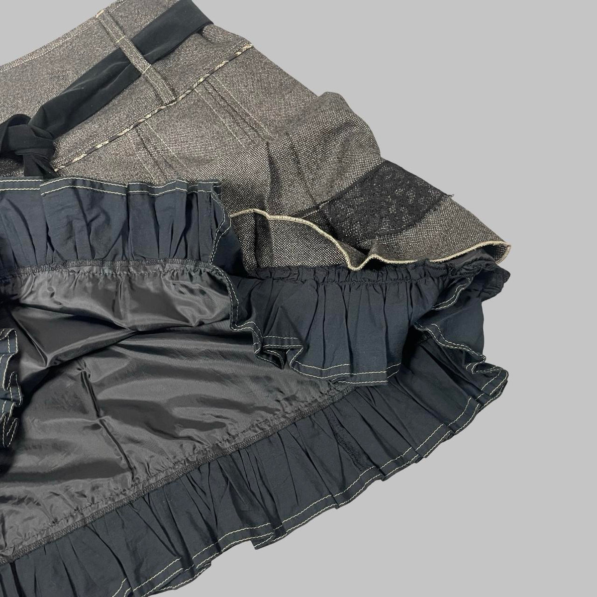 Vintage Italian wool pleated mini skirt. Photo 4