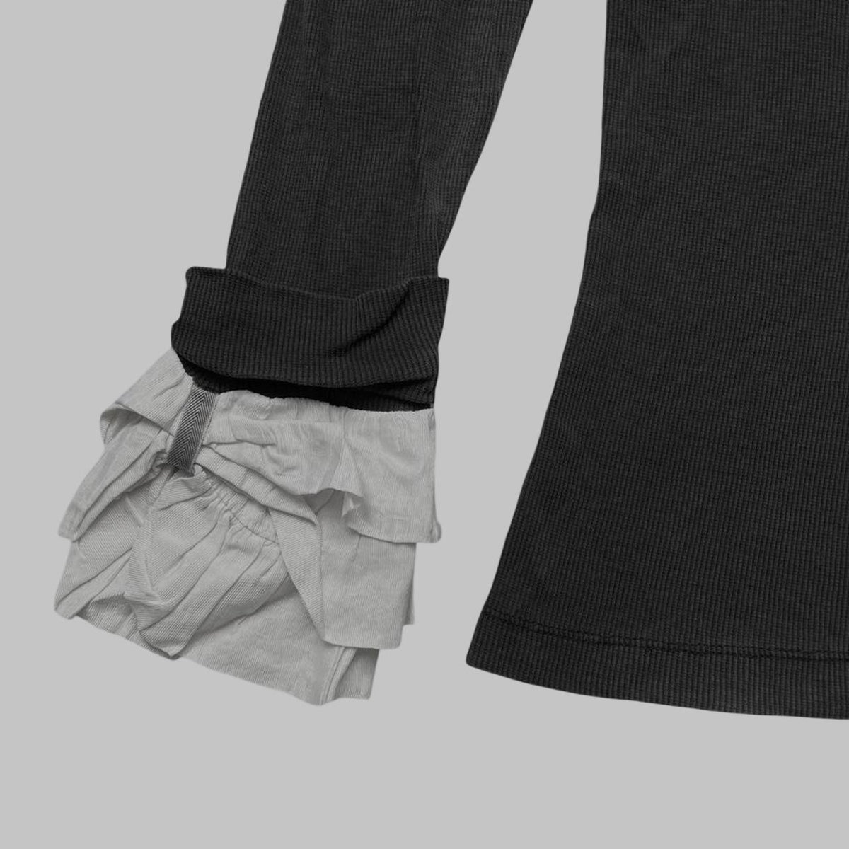Cop Copine grey long sleeve top with ruffled cuffs. Photo 2