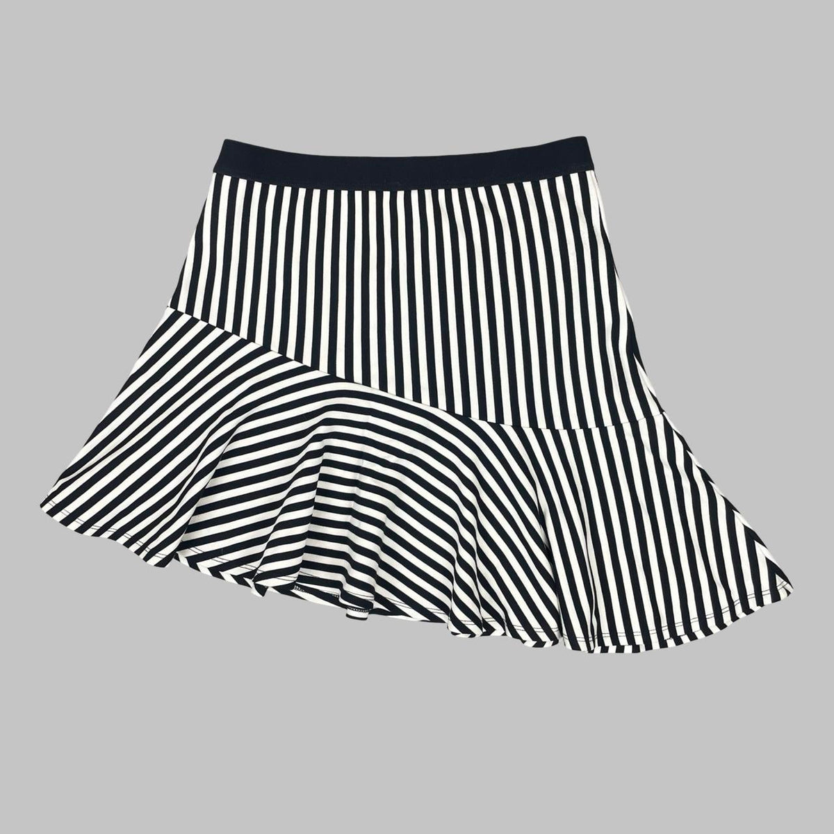 Vintage black & white striped asymmetric ruffle skirt. — photo 3