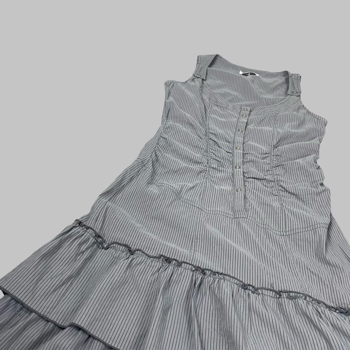 Vintage French grey pinstripe ruffle dress. — photo 2