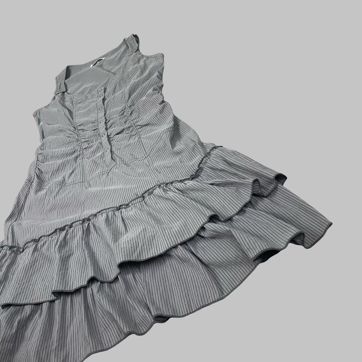 Vintage French grey pinstripe ruffle dress. — photo 3