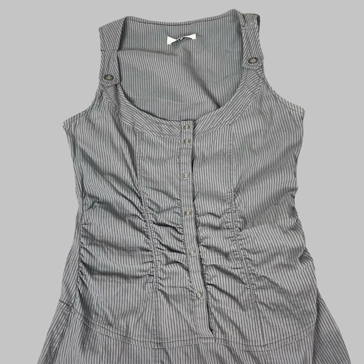 Vintage French grey pinstripe ruffle dress. — photo 4