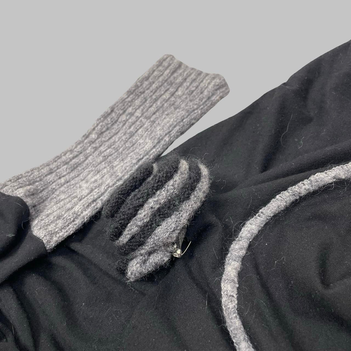 Cop Copine black and grey cowl neck top with brooch. — photo 4