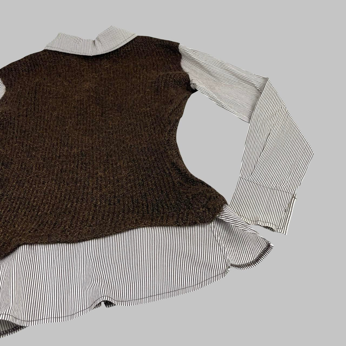 Zone Bleue brown and white trompe-l’œil milkmaid top. — photo 4