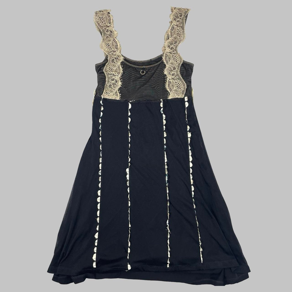 Save the Queen! black lace mini dress. — photo 4