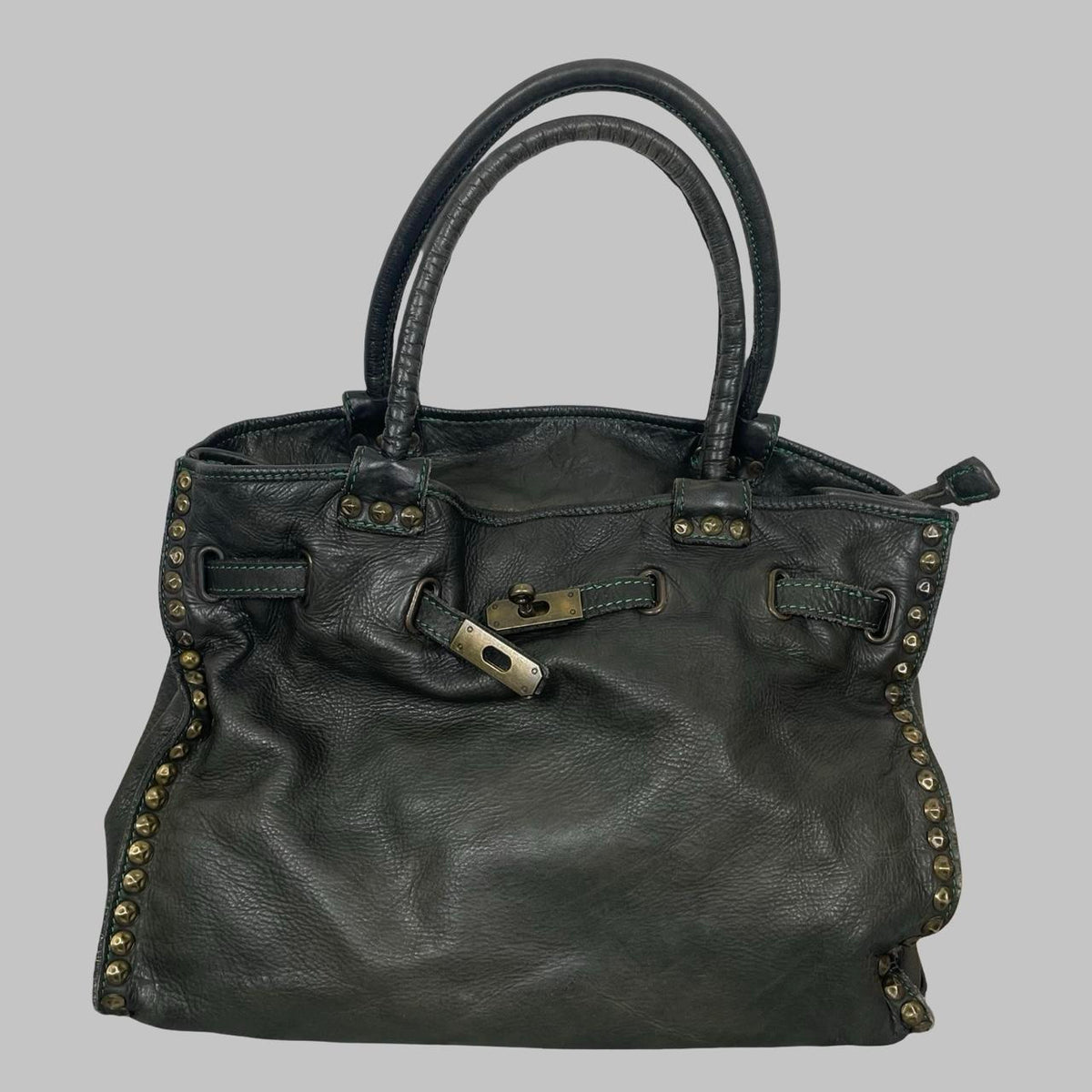 Large dark khaki leather studded firkin bag. — photo 2