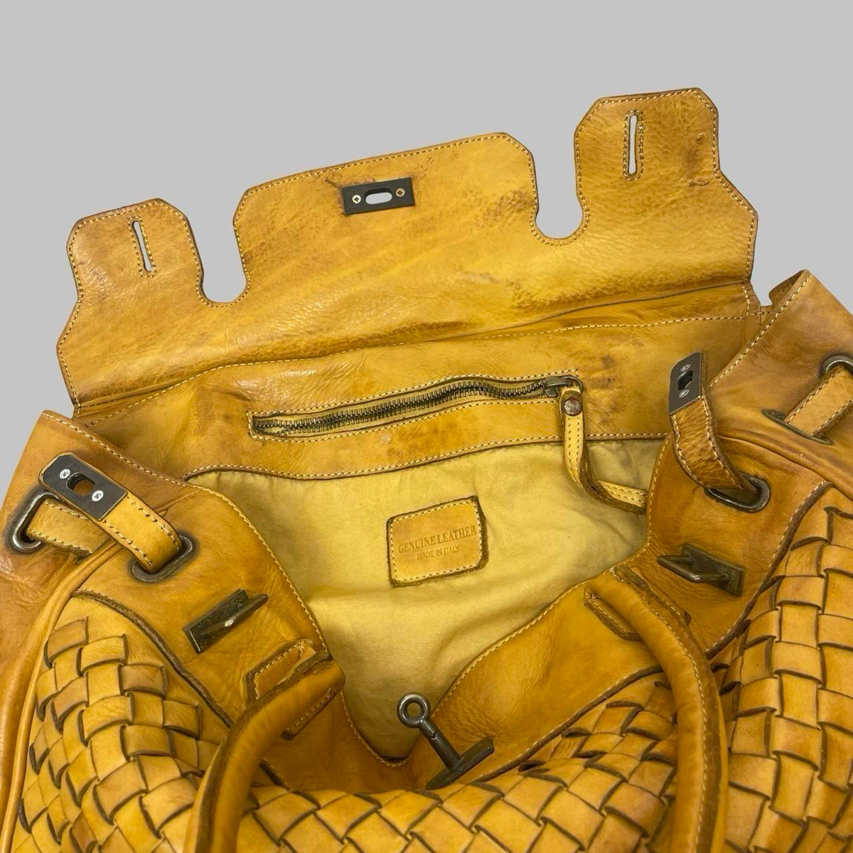 Large yellow mustard woven leather firkin bag. — photo 5