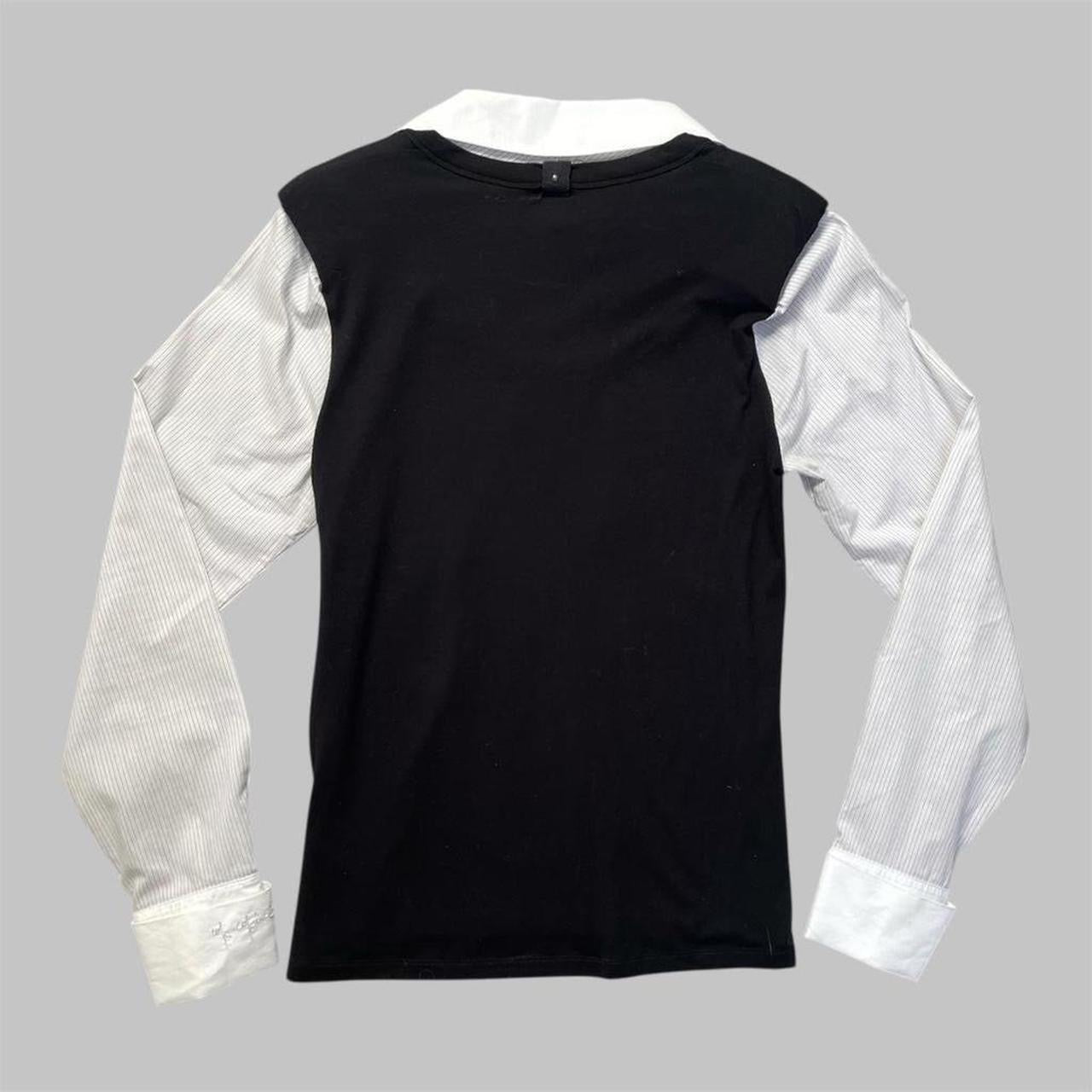 Cop copine long sleeve top with removable collar.