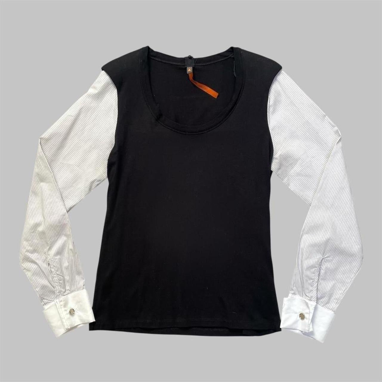 Cop copine long sleeve top with removable collar.