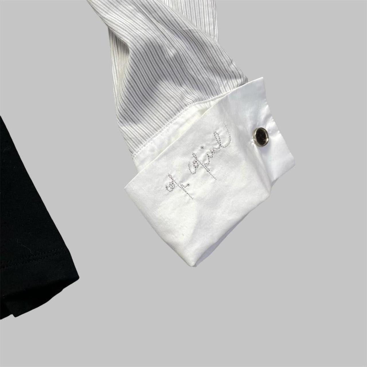 Cop copine long sleeve top with removable collar.
