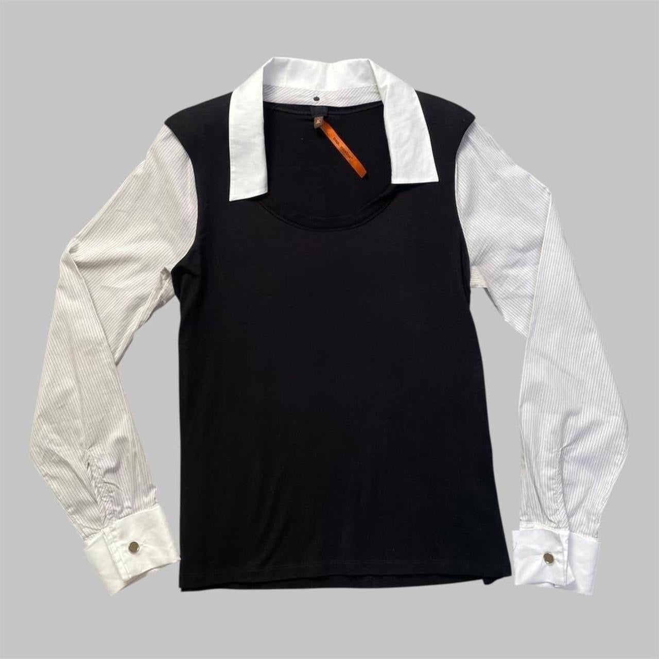 Cop copine long sleeve top with removable collar.