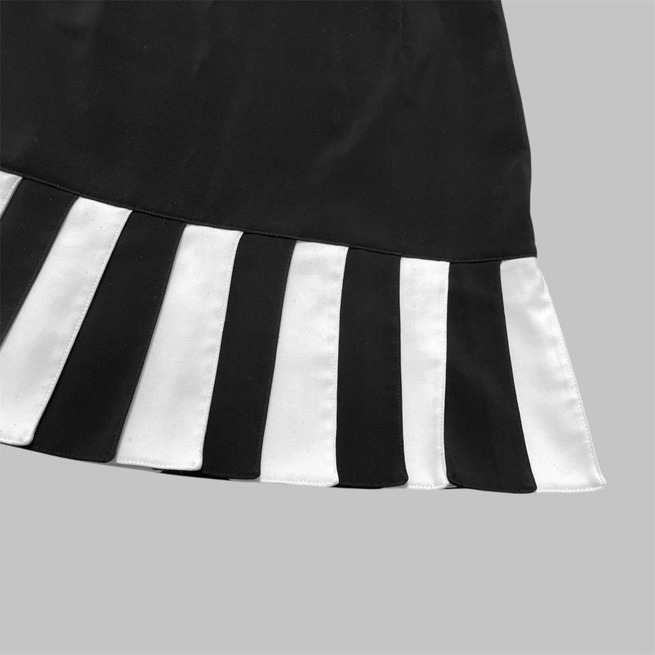 French piano skirt.