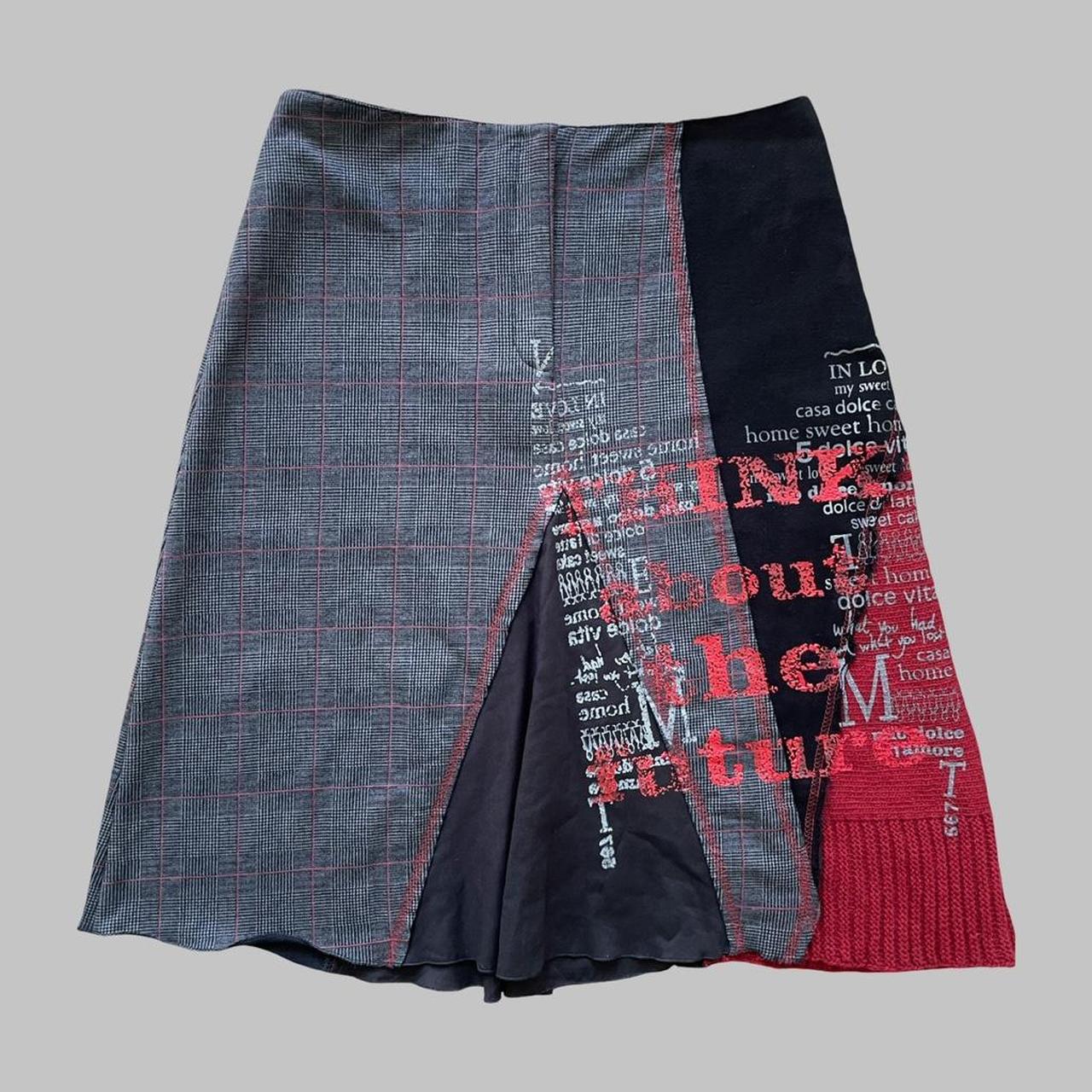 Italian mixed fabrics skirt.