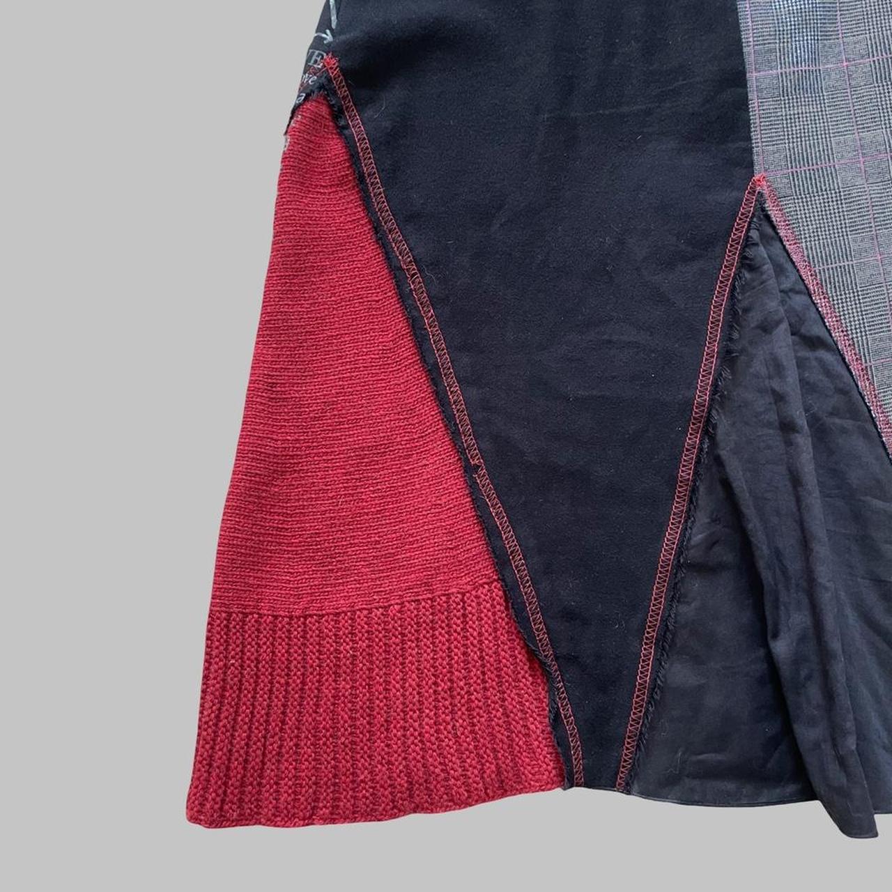 Italian mixed fabrics skirt.