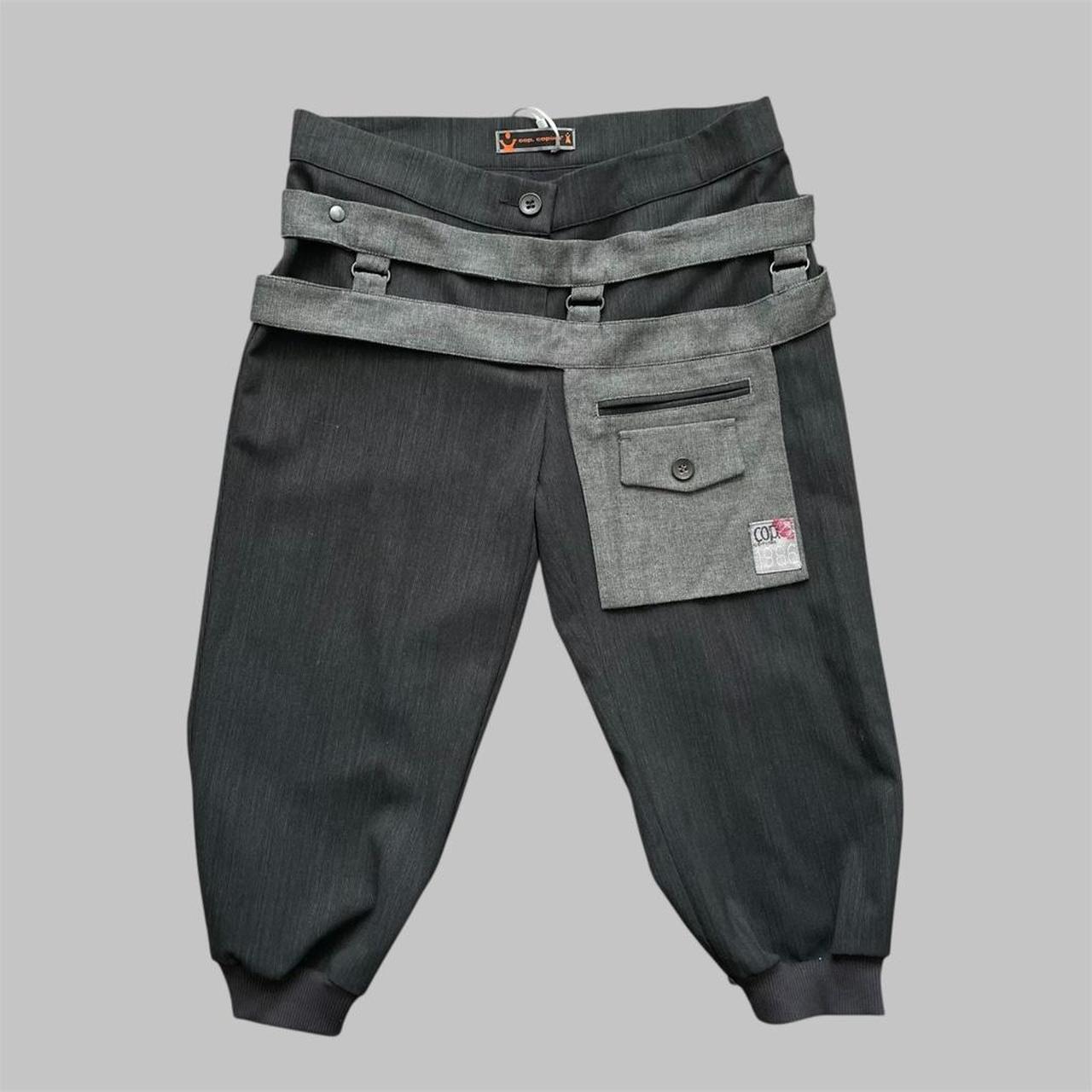 Cop copine two-piece trouser and belt.