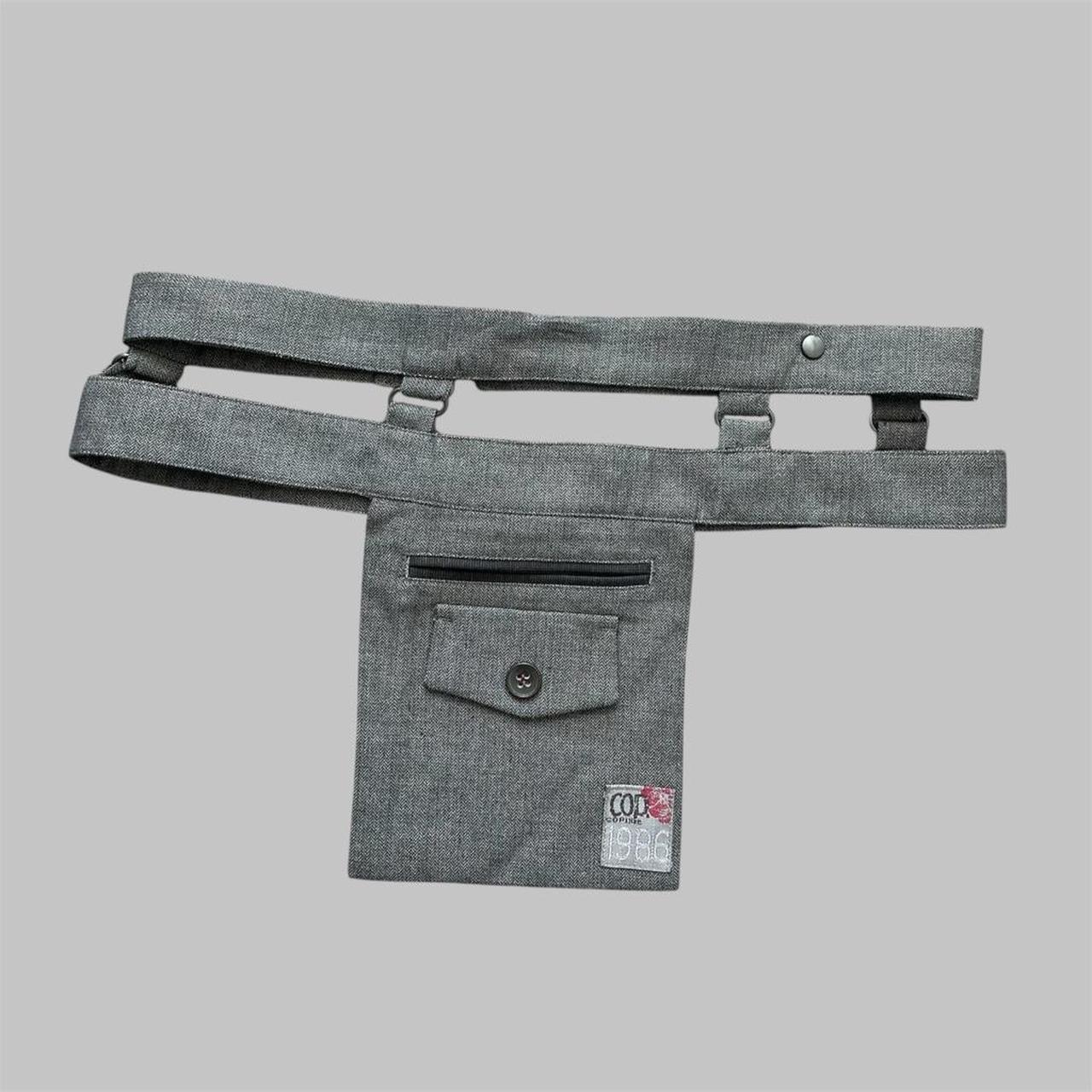 Cop copine two-piece trouser and belt.