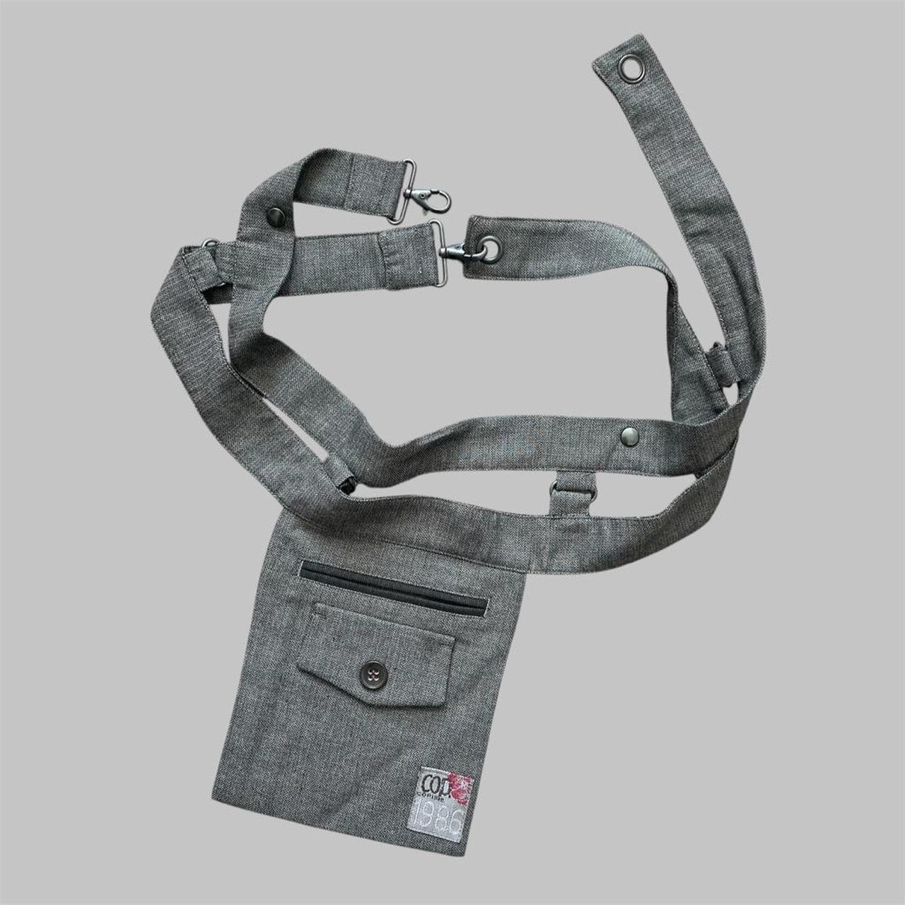 Cop copine two-piece trouser and belt.