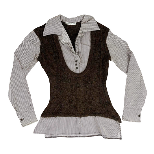 Brown and white trompe-l’œil zone bleue top.